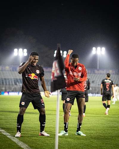 Henry Mosquera e Wallace Yan marcam na 33ª rodada do Brasileirão 2026