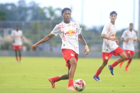 Léo Bahia em partida pelo Brasileirão Sub-20, no CPD