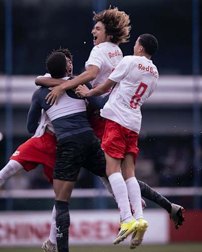 Sub-17 comemora vaga na final da Copa Ibrachina
