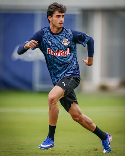 Meia Rodriguinho durante treinamento no CPD, em Atibaia