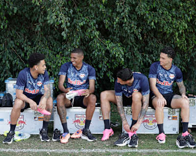 Elenco principal masculino durante treinamento no Peru, em julho de 2026