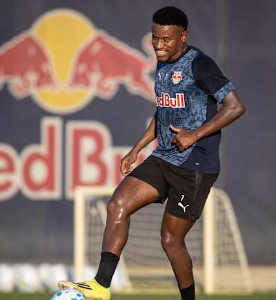 Ramires durante treino no CPD, em Atibaia - 26/09/26