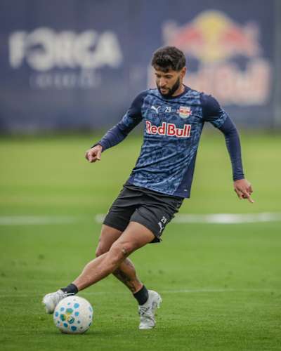 Juninho Capixaba conta com o apoio da torcida para buscar classificação