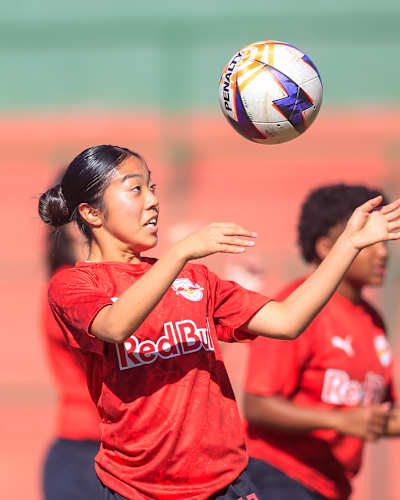 Megumi é a única estrangeira na base das Bragantinas