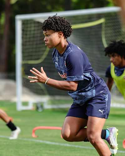 Jamile em preparação junto com a categoria sub-20 feminina