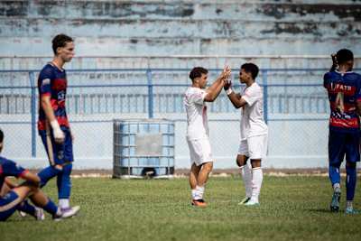 Barboza e Bruninho Otávio no jogo de ida da 3ª fase do Paulista Sub-17 2026