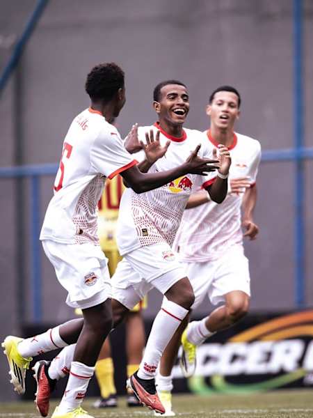 Flávio, Manu e Ícaro comemorando um dos gols do Braga nesta temporada