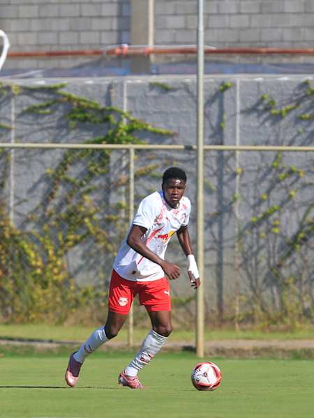 O colombiano Weimar Palacios pelo sub-20 do Red Bull Bragantino