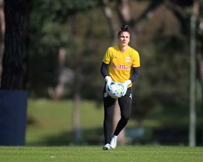 Thalya Nobre próxima à marca de 50 jogos com a camisa das Bragantinas