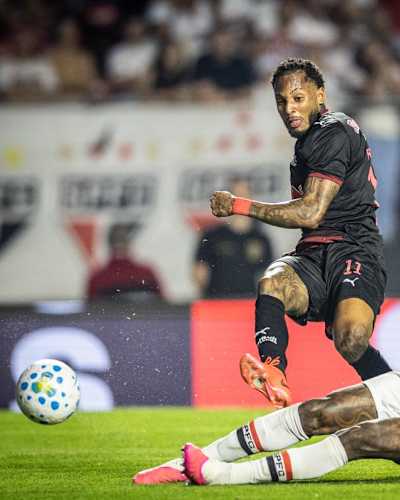 Fernando entrou no segundo tempo e marcou o gol do Braga contra o São Paulo