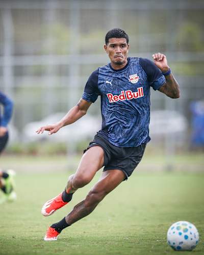 Lucas Barbosa durante treino no CPD, em Atibaia