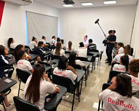 Conversa entre as Bragantinas e a jornalista Alê Xavier