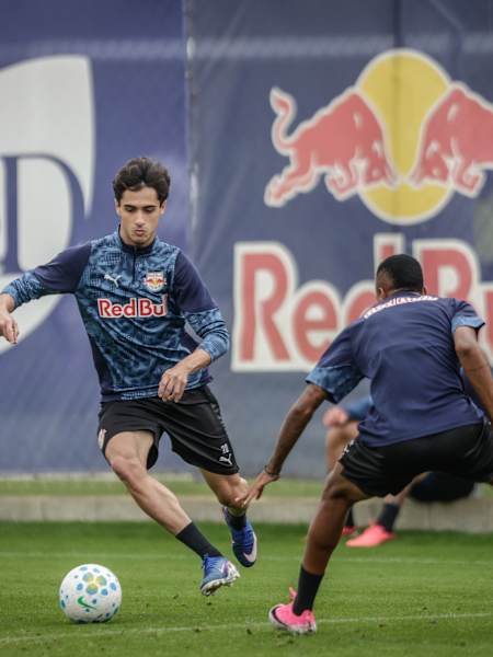 Rodriguinho em treino no CPD