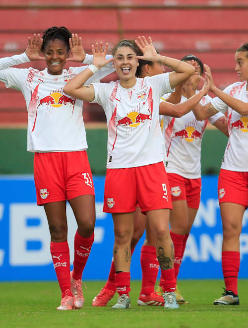 Martina Del Trecco marcou seu 8º gol na temporada