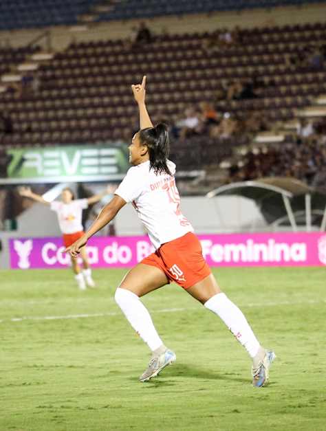 Duda comemora seu gol diante da Ferroviária pela Copa do Brasil 2026