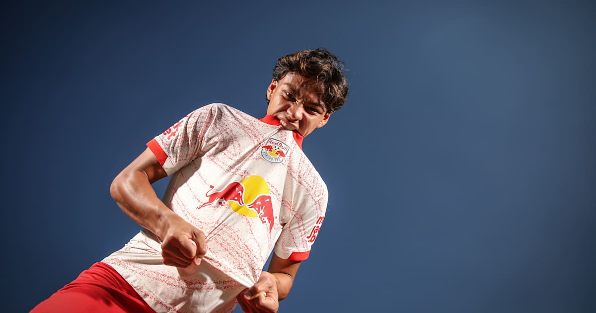 Red Bull Bragantino acerta com o meio-campista João Neto