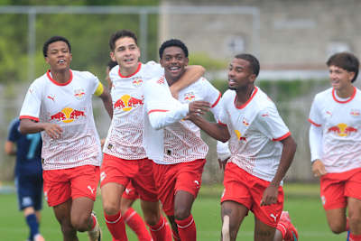 Comemoração de um dos gols na semi do Paulista Sub-17 de 2025 no CPD