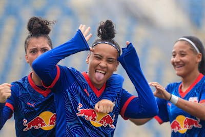 Rafa Rodrigues comemorando seu gol pela 2ª rodada do Brasileiro Fem. Sub-20