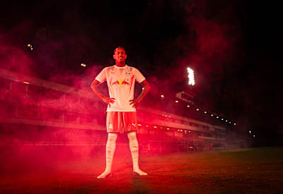 Wallace Yan em sua apresentação ao Red Bull Bragantino