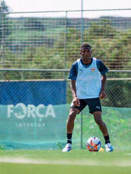 Caio Henrique em treinamento da categoria sub-17, no CPD