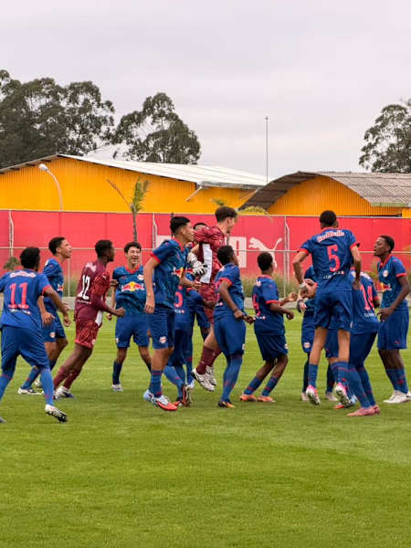 Sub-15 fez a festa no CPD em mais uma vitória no Paulistão
