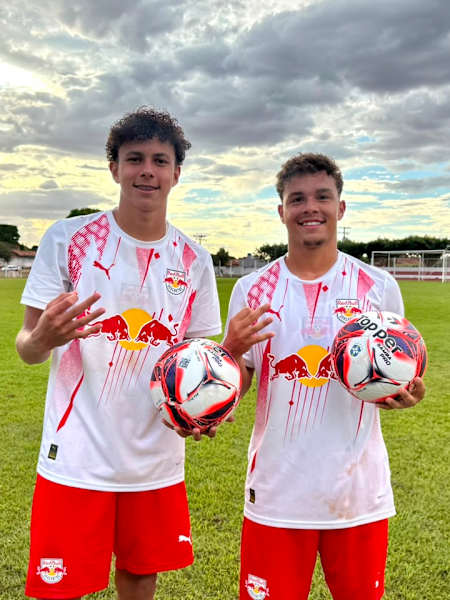 Samuel Alves e Pedro Barboza marcaram um hat-trick cada