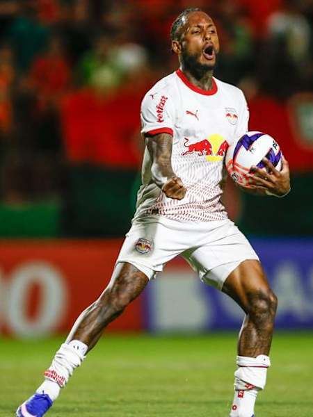 fernando-marcou-para-o-massa-bruta-aos-50-minutos-da-etapa-final-ari-ferreirared-bull-bragantino