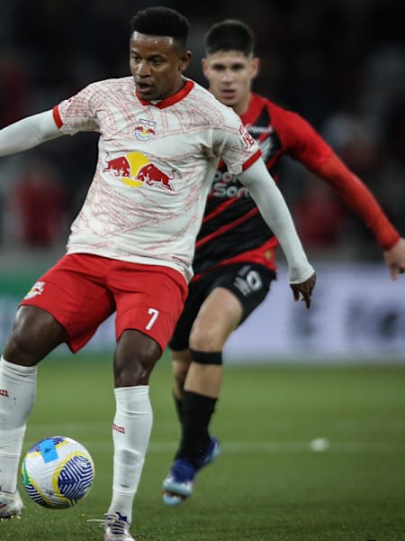 Red Bull Bragantino perde por 2 a 0 para o Athletico em jogo de ida das ...