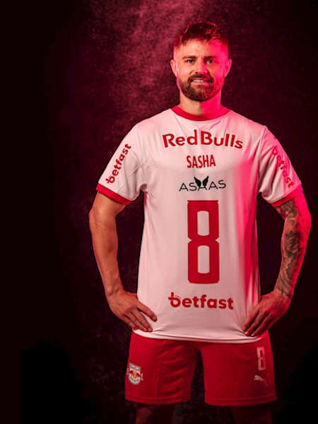 eduardo-sasha-assume-a-camisa-8-do-massa-bruta-foto-ari-ferreirared-bull-bragantino