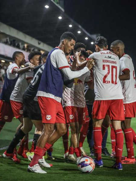 massa-bruta-comemora-o-gol-de-davi-gomes-no-paulisto-diante-do-so-bernardo-foto-ari-ferreirared-bull-bragantino