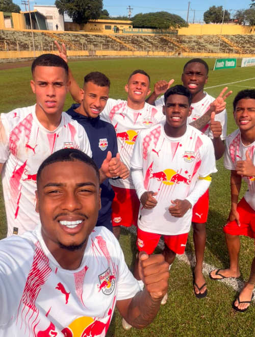Autores dos gol da vitória por 7 a 1 sobre o XV de Jaú