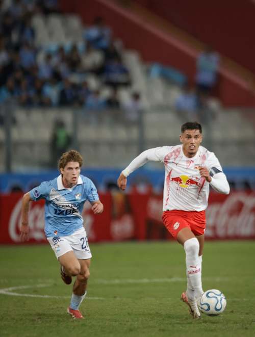 Capitão G. Rodríguez no jogo de ida do playoff da Sudamericana 2026